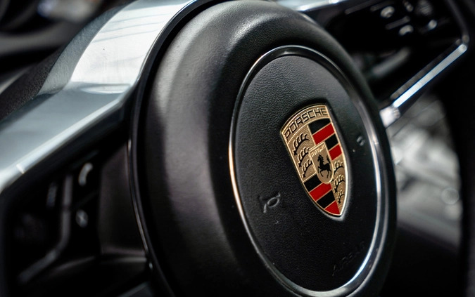 Porsche Cayenne cena 229000 przebieg: 240000, rok produkcji 2015 z Strzegom małe 596